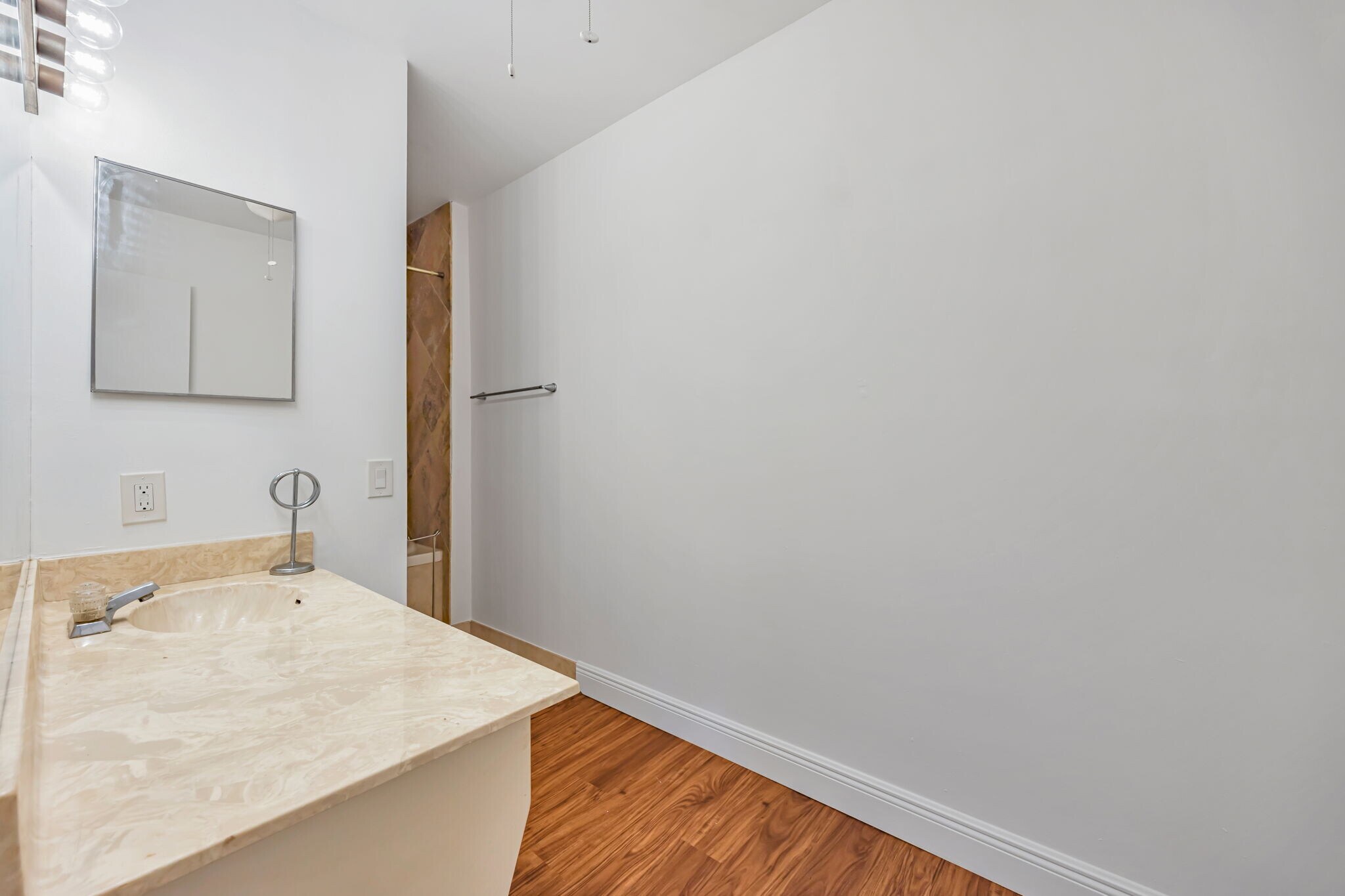 Building Photo - 7506 Courtyard Run E