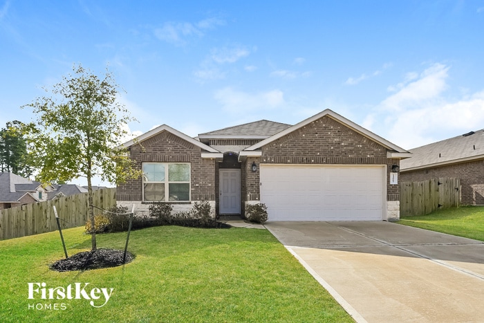 Primary Photo - 14005 Lake Cres Dr