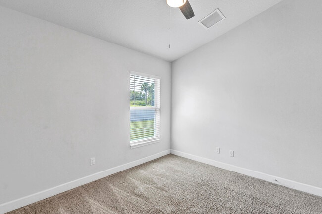 Building Photo - 5348 Lugo St