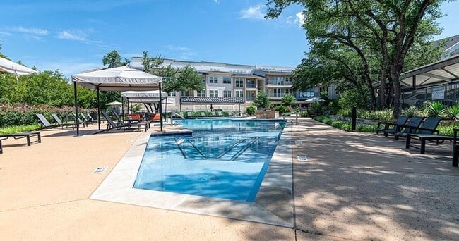 Building Photo - 10701 Lakeline Mall Dr