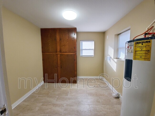 Building Photo - 8407 Whitmire Dr