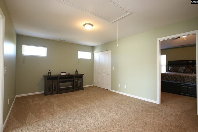 Building Photo - 649 Teaberry Dr