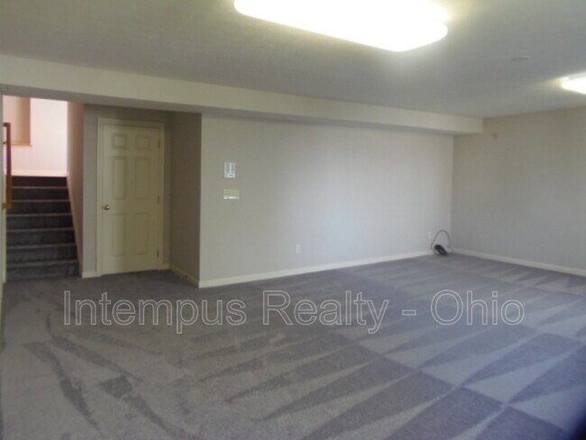 Building Photo - 516 Ironhorse Dr