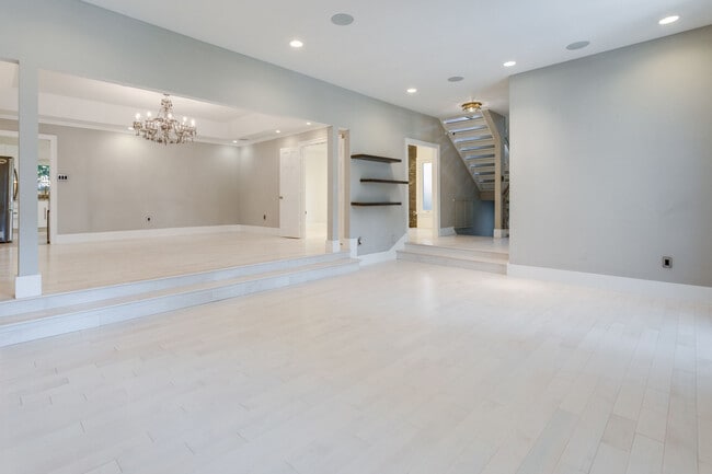 Building Photo - 4611 Charleston Terrace NW