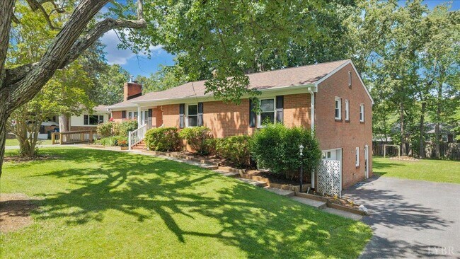 Building Photo - 405 Oakland Cir
