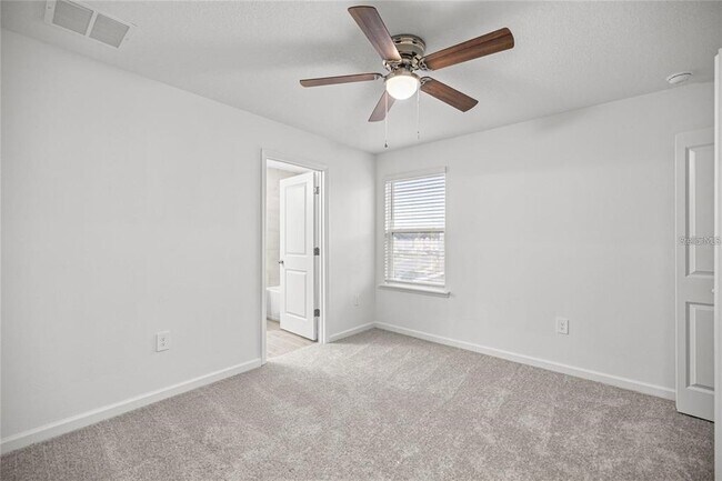 Building Photo - 3644 SE 37th Ct