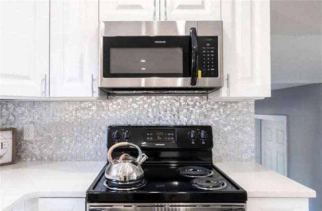 Building Photo - 3022 Trafalgar Way