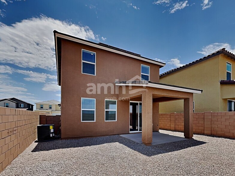 Building Photo - 9585 Harkes Dr