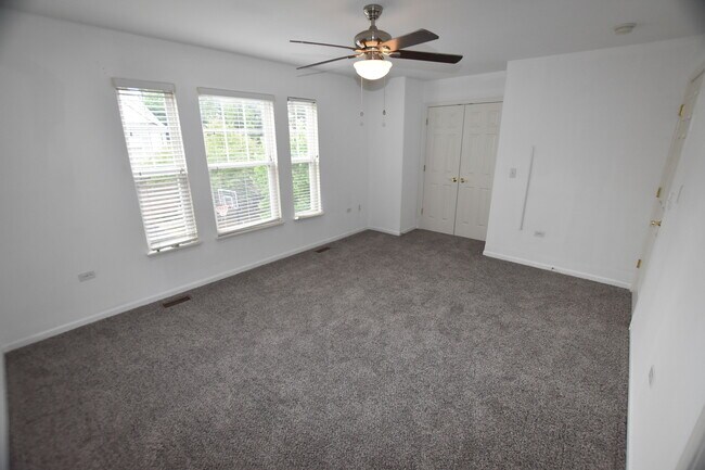 Building Photo - 2963 Saganashkee Ln