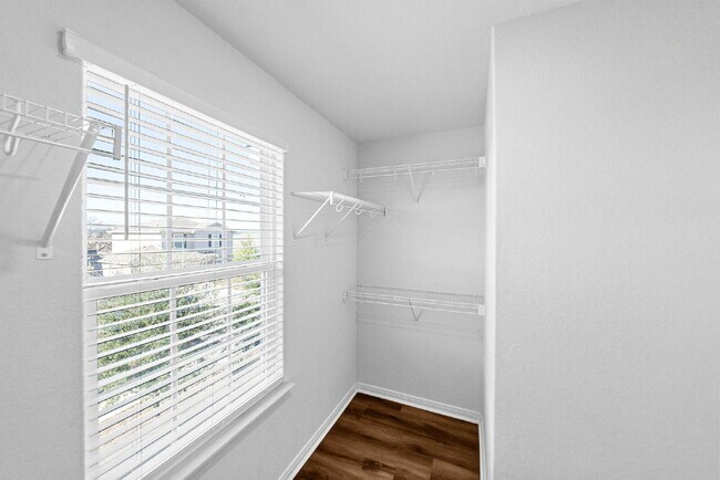 Building Photo - Modern Comfort Meets Everyday Living in This Beautifully Updated Two Story Home for Rent