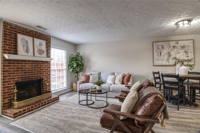 Building Photo - 587 Wedgewood Dr