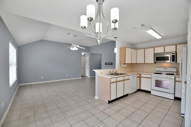 Building Photo - 18234 Drum Heller Ln