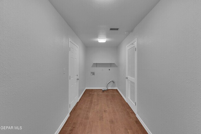 Building Photo - 7112 Ramada Dr