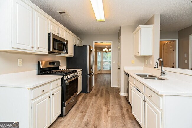 Building Photo - 205 Ashland Dr