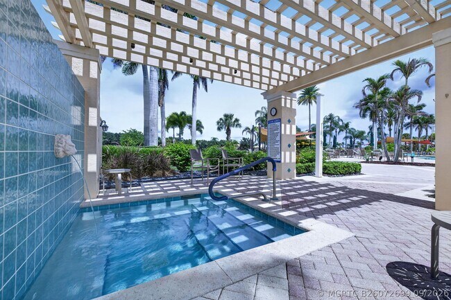 Building Photo - 309 NW Toscane Tr