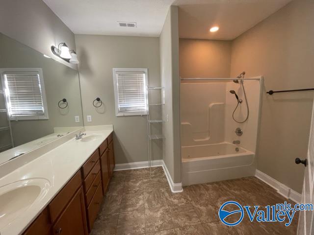 Building Photo - 21938 Williamsburg Dr