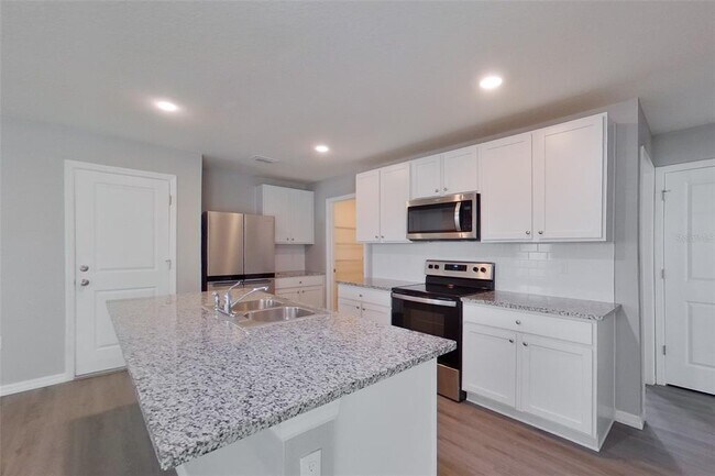 Building Photo - 8584 SW 43rd Ter