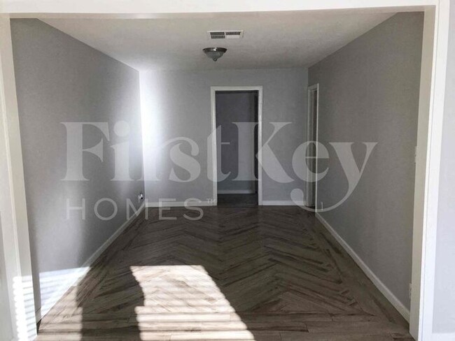 Building Photo - 8511 N 31st Ave