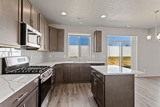 Building Photo - Stunning 3 Bed, 2.5 Bath Home in Spokane Valley!