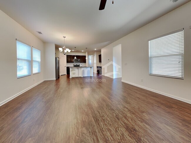 Building Photo - 15 Crabapple Cir