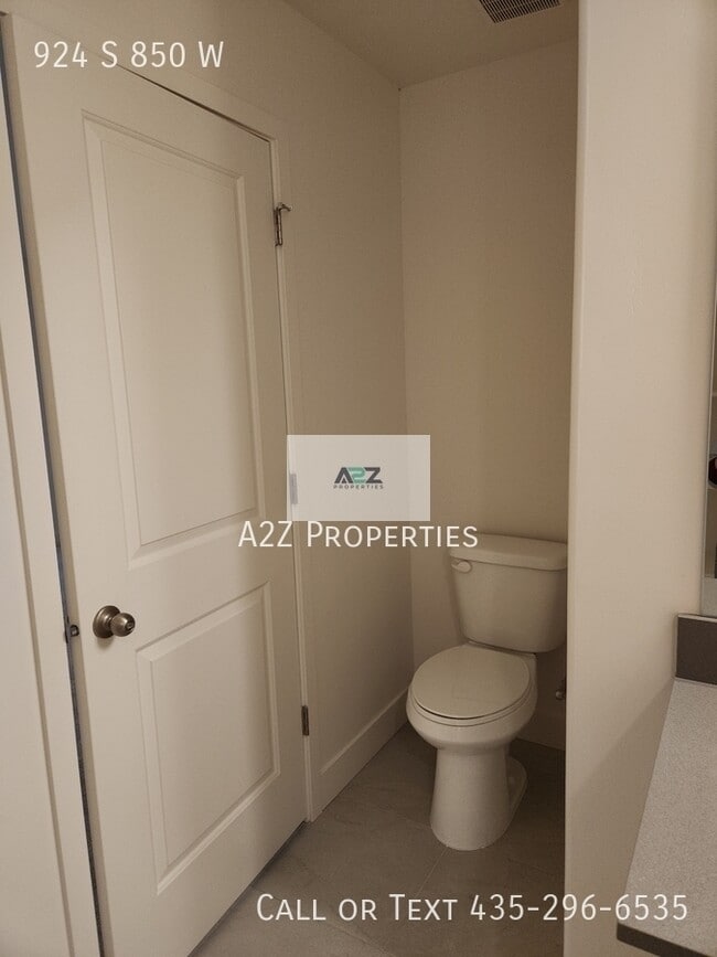Building Photo - 924 S 850 W