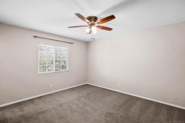 Building Photo - 42028 Pine Needle St