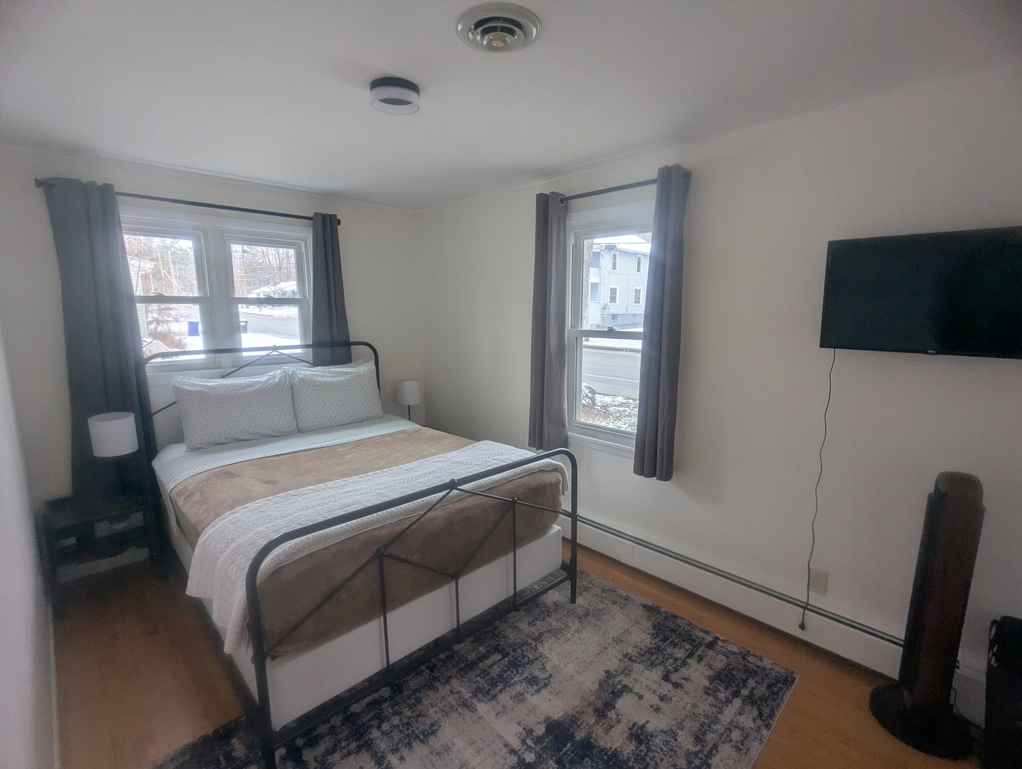 Building Photo - 212 Dewey St