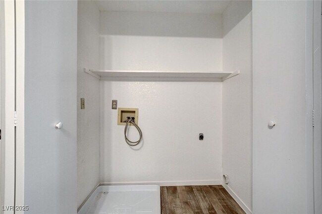 Building Photo - 2713 Otter Creek Ct