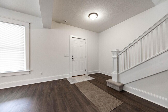 Building Photo - 1326 Massachusetts St
