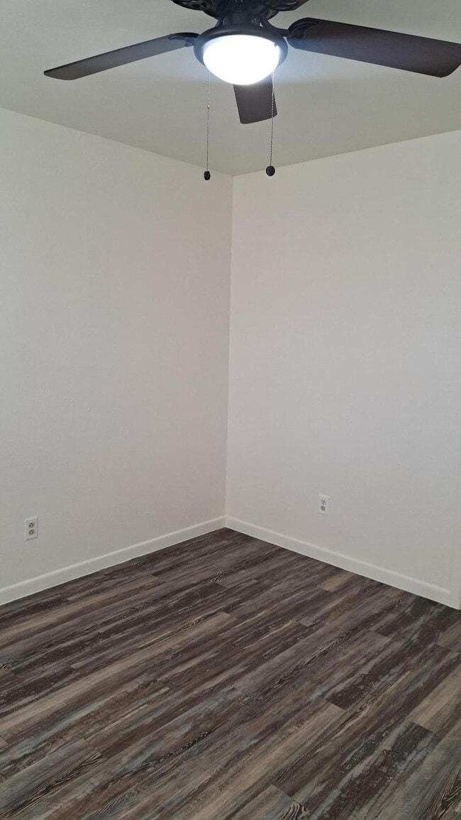 Building Photo - 3404 Elkhart Ave