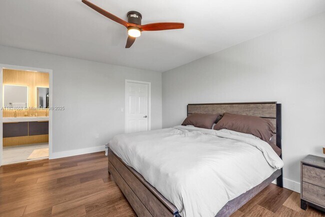 Building Photo - 9650 SW 9th Ct