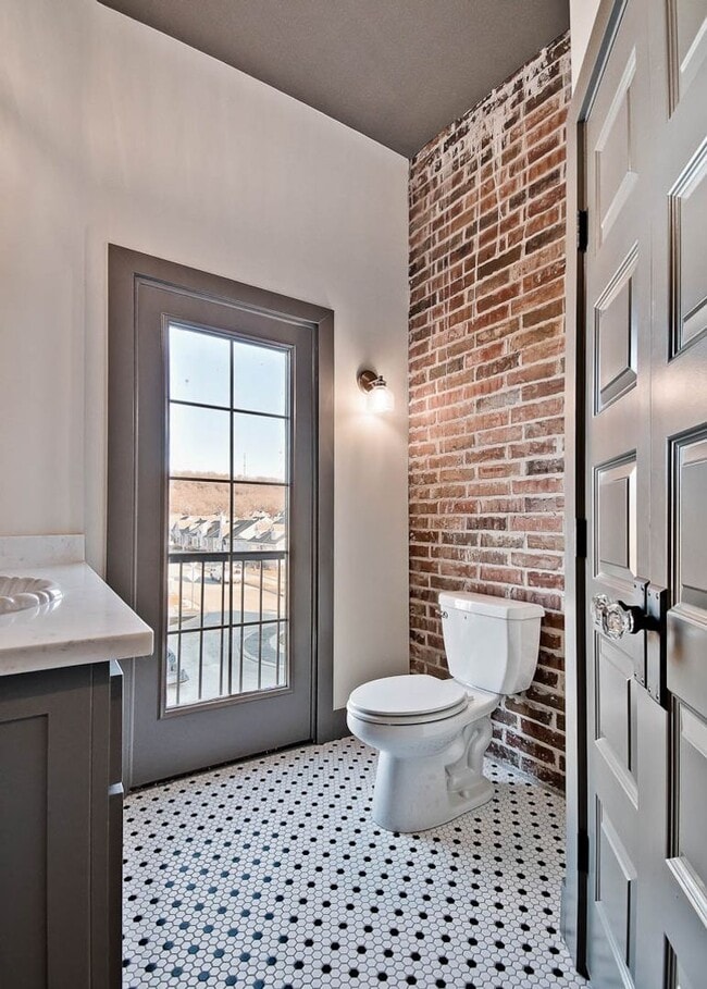 Building Photo - Chicago Row Townhouse