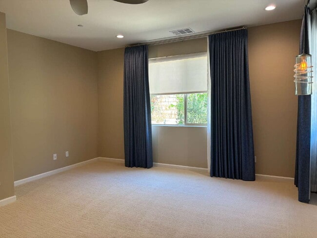 Building Photo - Stylish 2-Bedroom Oasis Domani, Residents ...