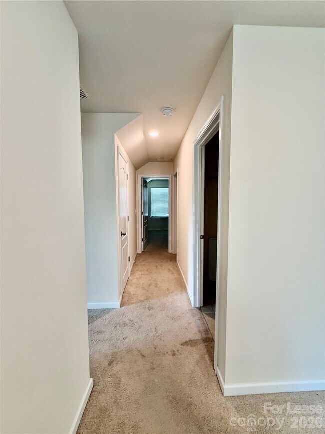 Building Photo - 4019 Oakmere Rd