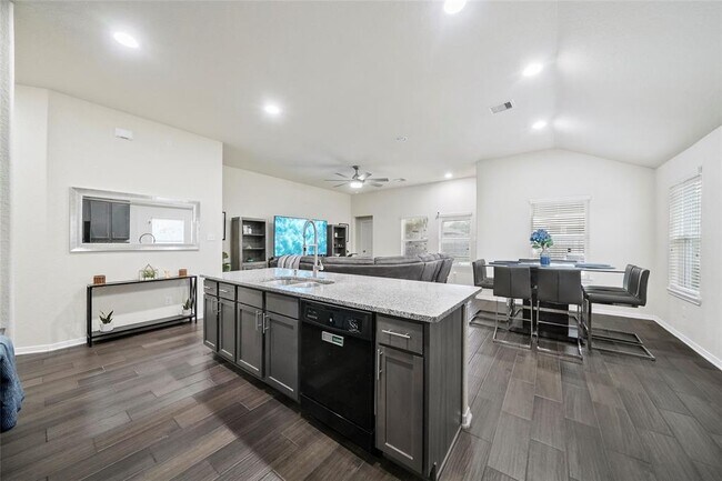 Building Photo - 2520 Quartz Trail