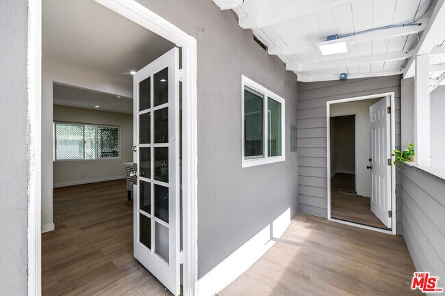 Building Photo - 839 Wilcox Ave