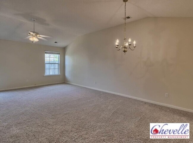 Building Photo - 307 Summit Townes Way