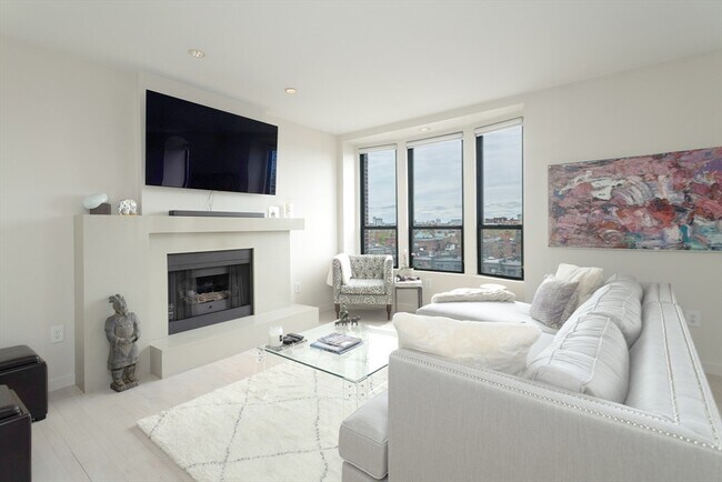 Primary Photo - 755 Boylston St
