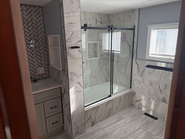 Building Photo - 55 Appleton St