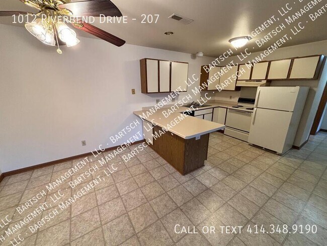 Building Photo - 1012 Riverbend Dr