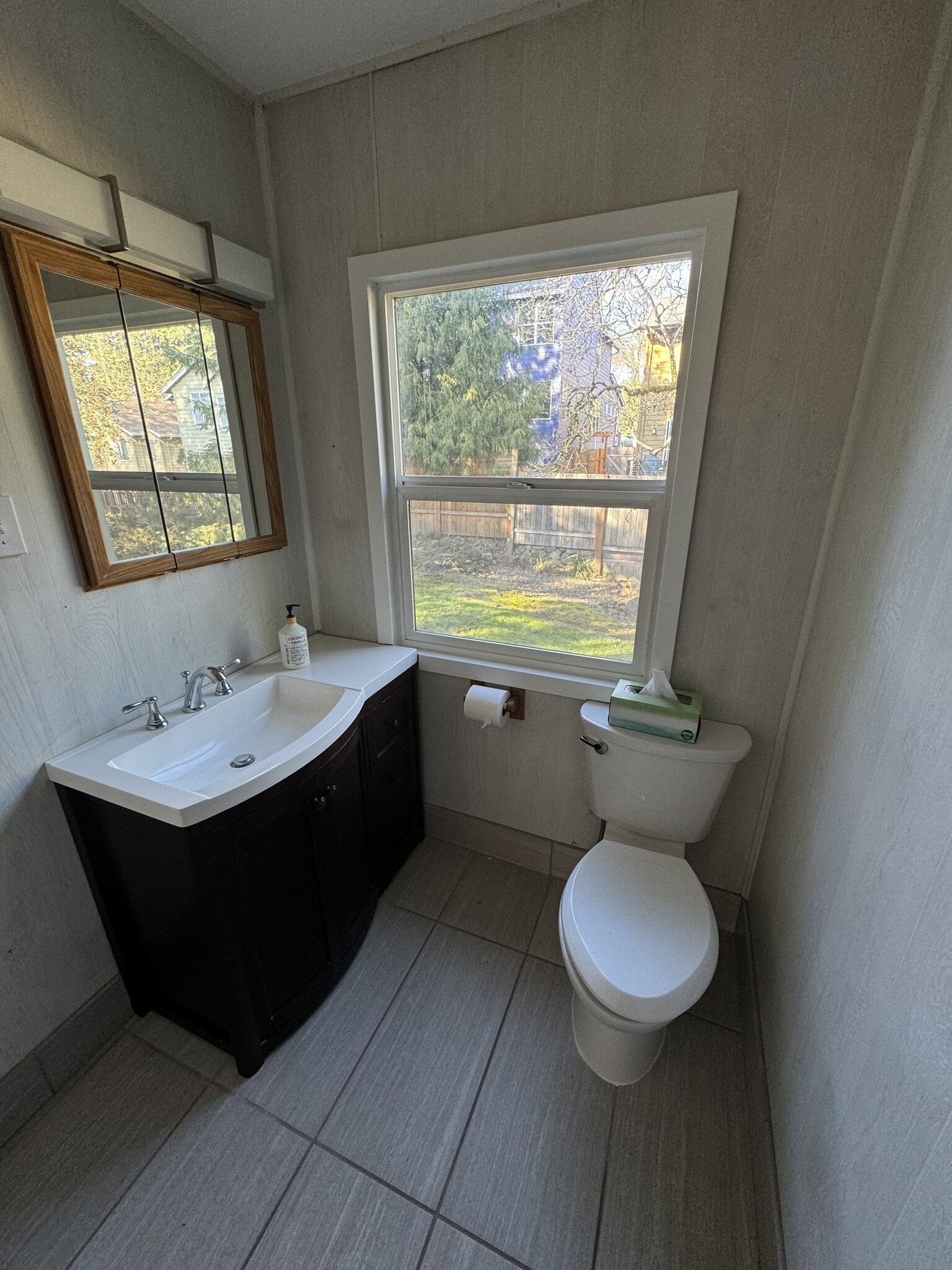 Bathroom - 4509 SW Taylors Ferry Rd
