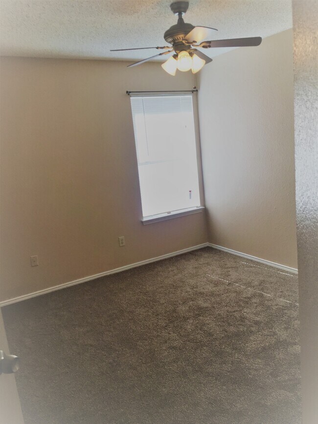 Room 2 - 5611 Northstar Ln