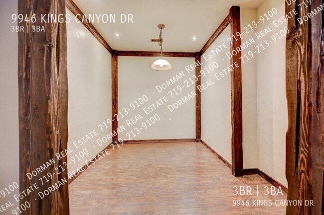 Building Photo - 9946 Kings Canyon Dr