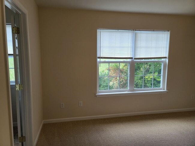 Building Photo - 3 Bedroom Townhome for Rent in Waynesboro