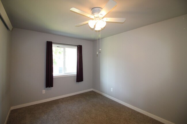 Building Photo - 3 Bed 2.5 Bath - A/C - Pet Friendly - Ft Nugent Park - NAS Whidbey