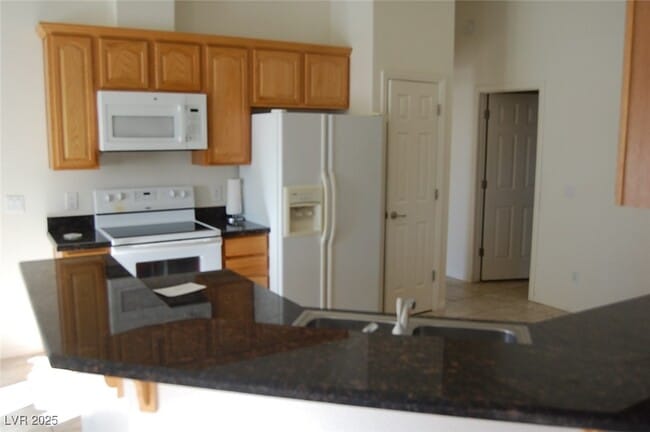 Building Photo - 1601 Zelzah Ave