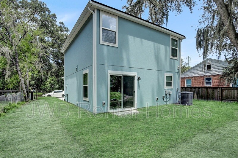 Building Photo - 8120 Mariner St