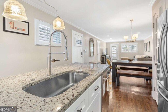 Building Photo - 2026 Harwinor Rd SE