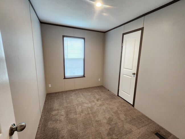 Building Photo - 543 Iowa