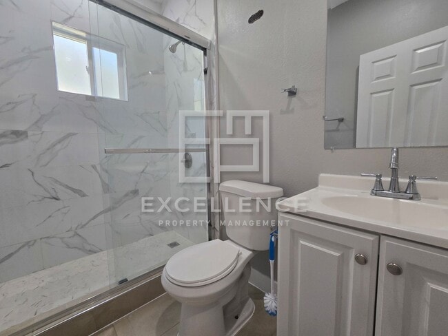Building Photo - 2/2 Stand Alone Cottage, Private Yard, W/D...